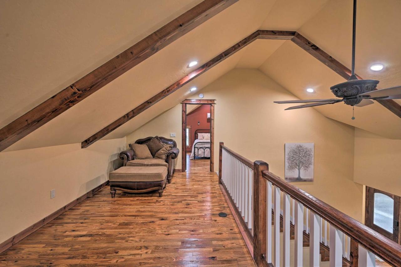 Tudor-Style Broken Bow Cottage With Hot Tub And Decks! Stephens Gap ภายนอก รูปภาพ