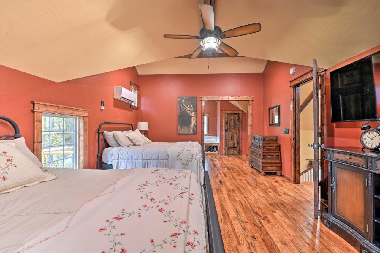 Tudor-Style Broken Bow Cottage With Hot Tub And Decks! Stephens Gap ภายนอก รูปภาพ